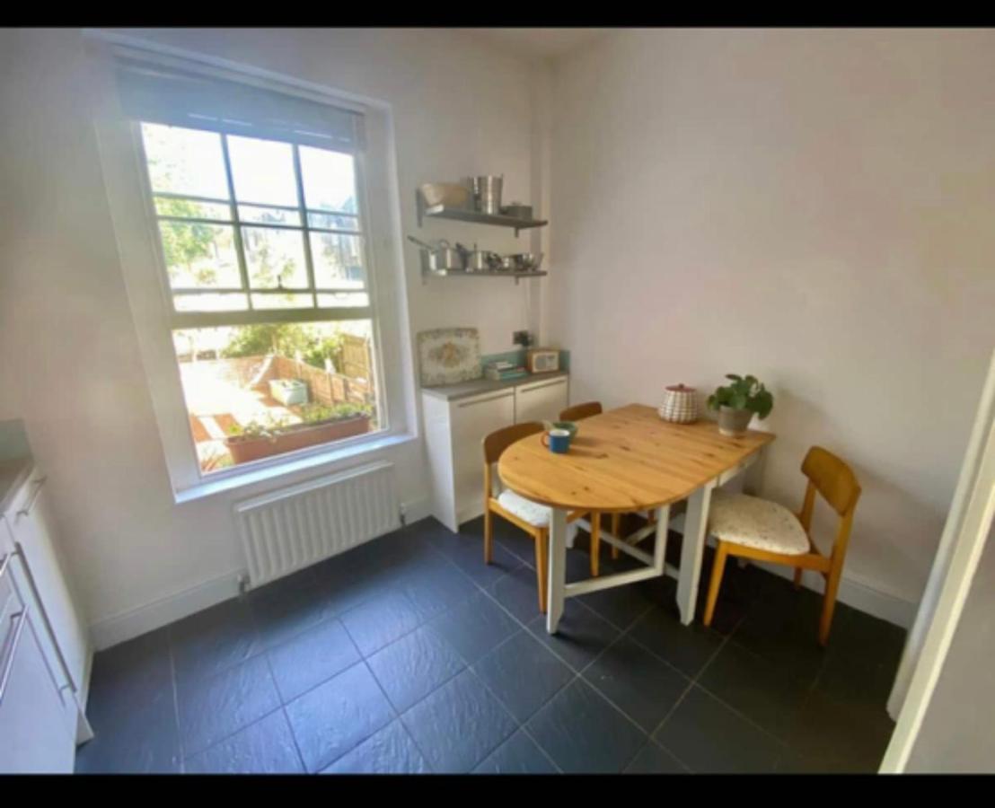 Appartamento Fab Location 2 Bed Garden Flat Camden Londra Esterno foto